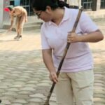 SAKTI NEWS : एसडीएम ने सड़क पर लगाया झाडू, स्वच्छता अभियान में लिया हिस्सा 