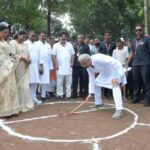 CG NEWS : मुख्यमंत्री बघेल ने गिल्ली डंडा में आजमाया हाथ, जगदलपुर में नगरीय क्षेत्र अंतर्गत छत्तीसगढ़िया ओलंपिक का किया शुभारंभ