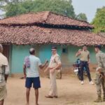 CG CRIME NEWS : ग्रामीण की कुल्हाड़ी मारकर निर्मम हत्या, पत्नी के सामने पूरी रात बिस्तर पर पड़ी रही लाश, जांच जारी  