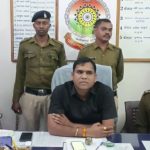Crime News: Police arrested the accused who looted 72 thousand at knife point