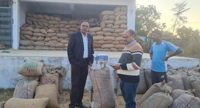 CG NEWS: Show cause notice to the paddy procurement center in-charge after the case of irregularities in weighing was caught