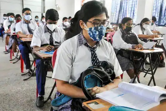 BIG NEWS : भारत में बढ़ा कोरोना का डर, क्या ऑफलाइन परीक्षाएं होंगी रद्द?स्कूलों के लिए जल्द जारी हो सकती है नई गाइडलाइन