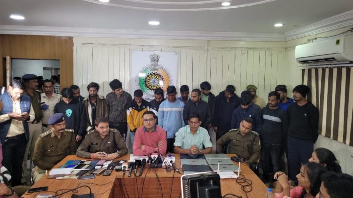 CG CRIME: Police arrested 18 bookies of Mahadev Book in the capital, seized 7 laptops and 28 mobiles