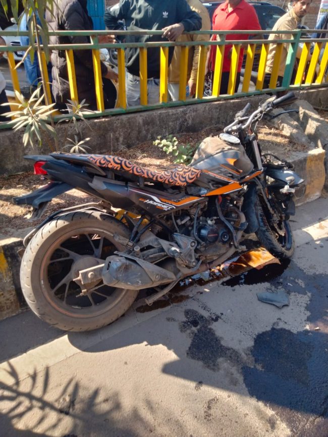 RAIPUR ACCIDENT NEWS : राजधानी के VIP रोड में दर्दनाक हादसा, बाइक सवार एक नाबालिग की मौत, दूसरा घायल 