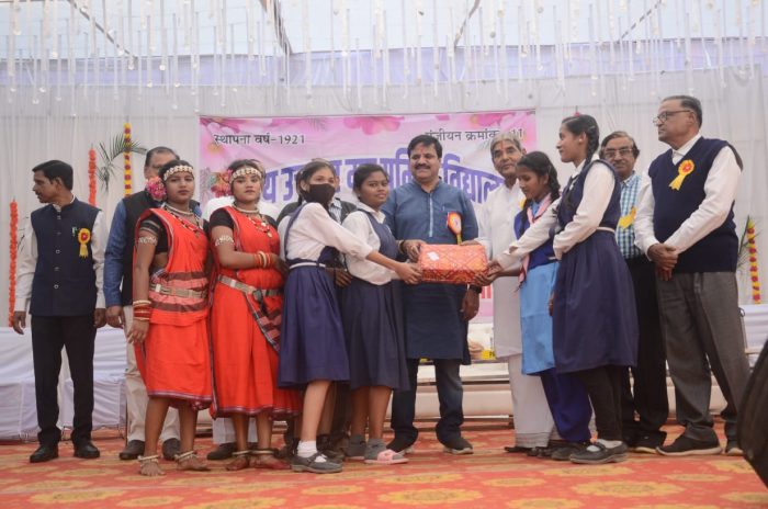 RAIPUR NEWS: Pramod Dubey participated in the annual festival of National School, said - children are like wet soil