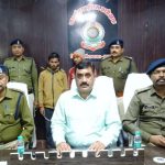 CG Crime: Two fake bank officials caught by the police, were withdrawing money after getting OTP
