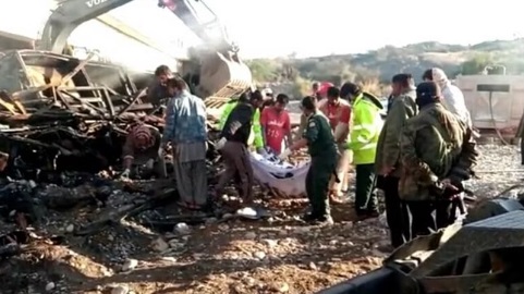 BIG ACCIDENT NEWS : गहरे नाले में गिरी यात्रियों से भरी बस, 39 लोगों की मौत, कई घायल 