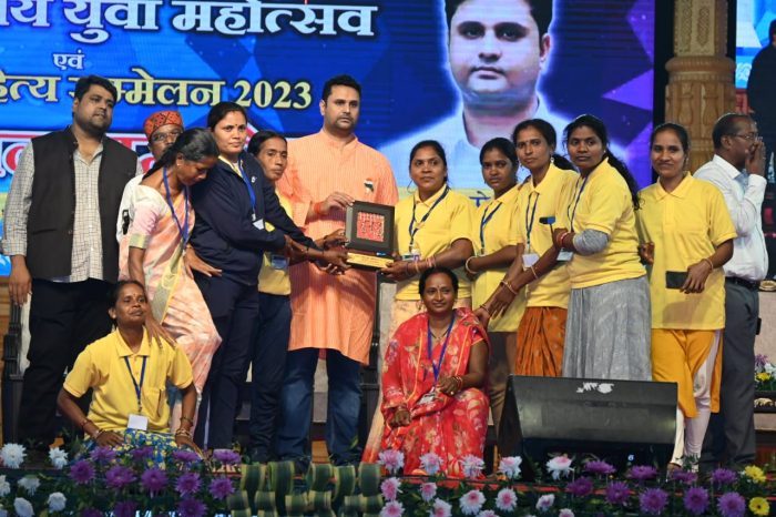 State Level Youth Festival: 2300 participants from across the state participated in the three-day youth festival, Sports and Youth Welfare Minister Umesh Patel gave prizes to the winners