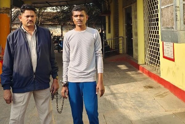 RAIPUR BREAKING: Police arrested 2 absconding accused in the murder of two youths in gang war