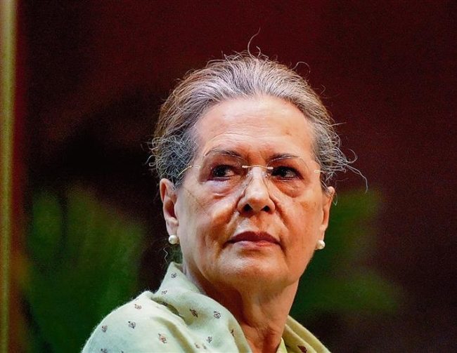 Sonia Gandhi was discharged from the hospital after 6 days, was troubled by viral infection