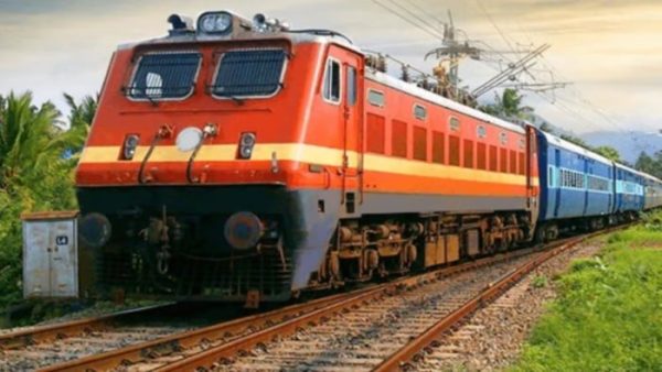 Railway News : डोंगरगढ़ व मैहर जाने वाले श्रद्धालुओं के लिए काम की खबर, रेलवे ने दी प्रदान की अस्थायी ठहराव और गाड़ियों के विस्तार की सुविधा 