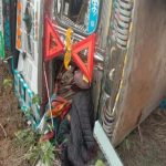 CG Accident: A speeding truck fell victim to an accident, an iron plate entered the driver's cabin, died