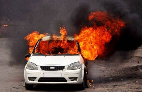 CAR TIPS : कार में कभी नहीं लग सकती आग! इन बातों का रखें ध्यान 