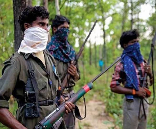 BIG NEWS: Naxalites killed 12th class student on suspicion of being an informer…