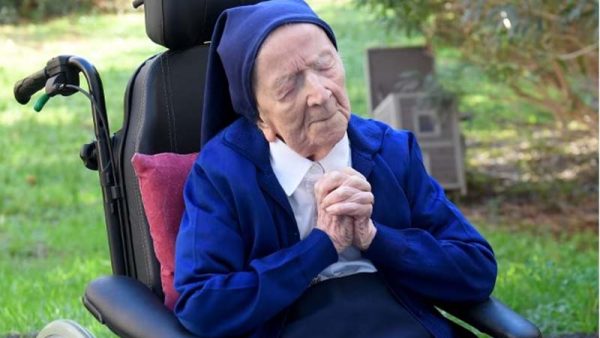 World Oldest Person : दुनिया की सबसे बुजुर्ग महिला का निधन, 118 साल की उम्र में ली आखिरी सांस, 108 साल तक किया काम, गिनीज बुक में दर्ज हुआ था नाम