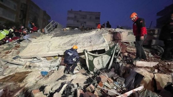 Turkey's Earthquake : तुर्की में भूकंप से हाहाकार, 1300 से ज्यादा की मौत, सैकड़ों अब भी फंसे, पीएम मोदी ने जताया दुख, देखें VIDEO 