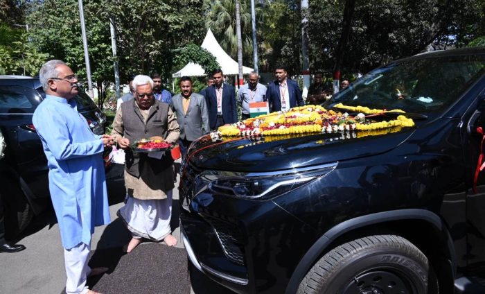 CG NEWS : New Toyota Fortuner entry in CM Baghel's convoy