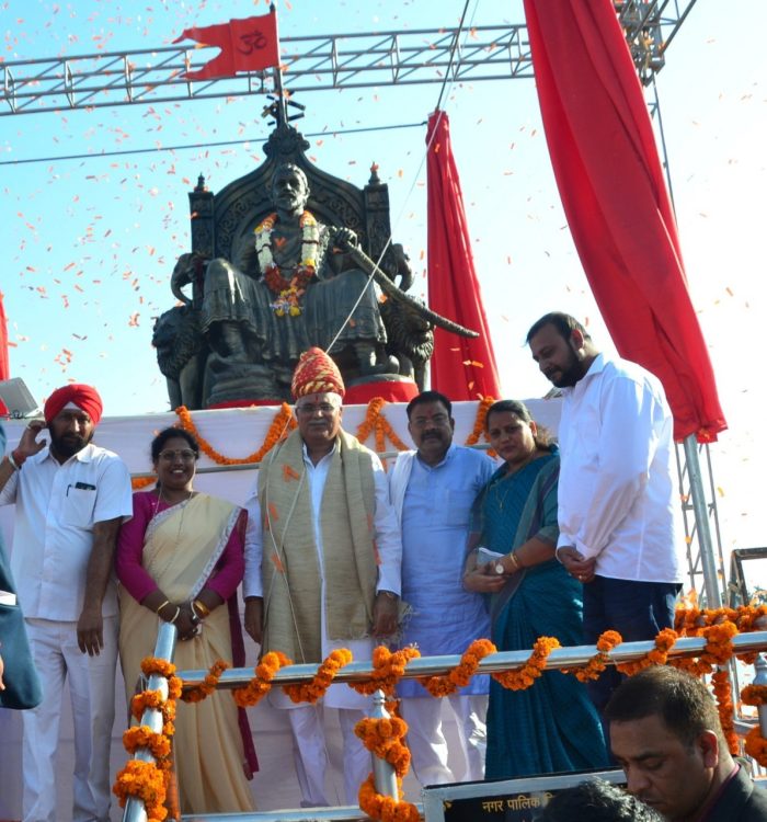 RAIPUR NEWS: CM Baghel unveiled the statue of Chhatrapati Shivaji, returned an amount of Rs 2 crore 84 lakh 20 thousand to 4 thousand 309 investors of chit fund company