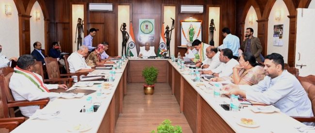 CG NEWS : Council of Ministers meeting: Important decision in the interest of bus operators of the state, 2.57 crore wheelbase based tax waived off for bus operators
