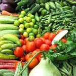 Fruit and vegetable famine : यहाँ फल और सब्जियों का अकाल! 2 से ज्यादा आलू, टमाटर खरीदने पर रोक, पढ़िए पूरी खबर