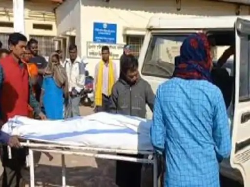 CG NEWS : अस्पताल प्रबंधन की बड़ी लापरवाही, भर्ती होने के 11 घंटे बाद भी नहीं मिला इलाज, तड़त-तड़पकर महिला ने गवाई जान 