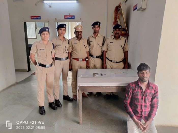 CRIME NEWS: RPF team arrested an accused with desi katta and 4 live cartridges