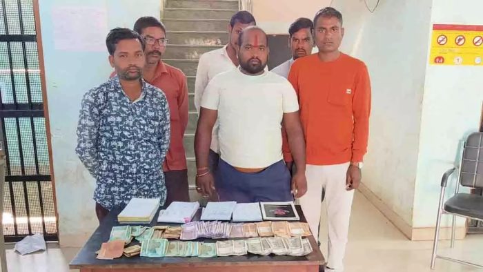 RAIPUR: CRIME: Big action on bookies by capital police, 14 bookies arrested, betting bars worth lakhs seized