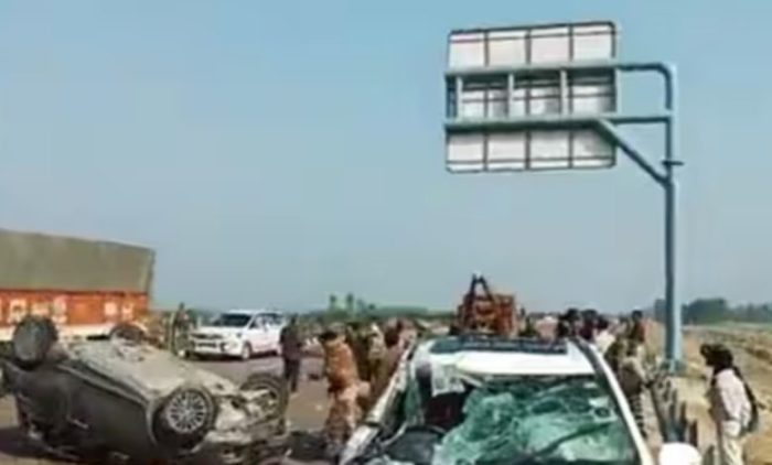 BIG ACCIDENT: Horrific road accident, fierce collision between two cars, 5 died on the spot, created a stir
