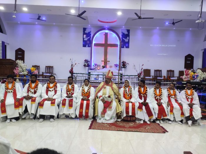 RAIPUR NEWS: Ten deacons became priests from the consecration ceremony