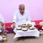 CG NEWS : मुख्यमंत्री ने जयराम साहू के घर लिया स्वादिष्ट छत्तीसगढी भोजन का आनंद, थाली में परोसे गए मुनगा-बड़ी, लाल भाजी, बोहार भाजी और खट्टा भिंडी
