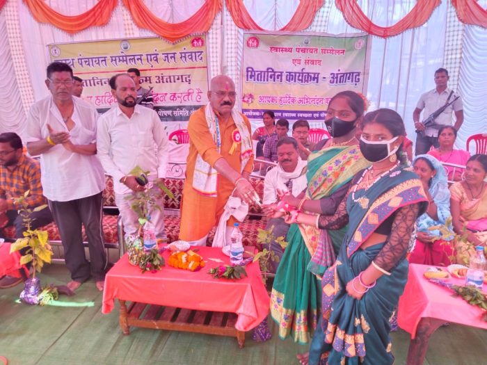 CG NEWS: MLA Nag attended the Mitanin conference of Swasthya Panchayat mass dialogue program, said - the role of Mitanin sisters in health service is commendable
