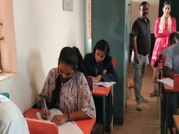 CG NEWS : कक्षा सातवीं की छात्रा ने दी 10वी की परीक्षा, मुख्यमंत्री बघेल से मांगी थी अनुमति, टॉप 5 में आने की उम्मीद