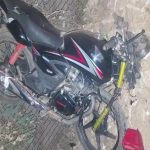 CG ACCIDENT NEWS : तेज रफ्तार दो बाइकों में जोरदार भिड़ंत, एक युवक की मौत, पति-पत्नी बुरी तरह घायल 