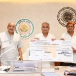 CG NEWS: Chhattisgarh State Forest Development Corporation handed over a check of Rs 3.51 crore towards dividend and lease rent to the Chief Minister
