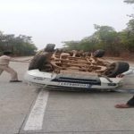 CG ACCIDENT BREAKING : High speed Tata Safari overturned in the middle of the road, 4 injured...