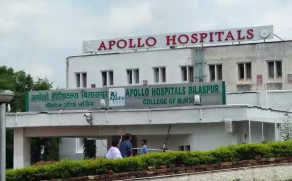 BILASPUR BREAKING : अपोलो अस्पताल में लगी भीषण आग, मचा हड़कंप, मरीजों को किया जा रहा शिफ्ट 