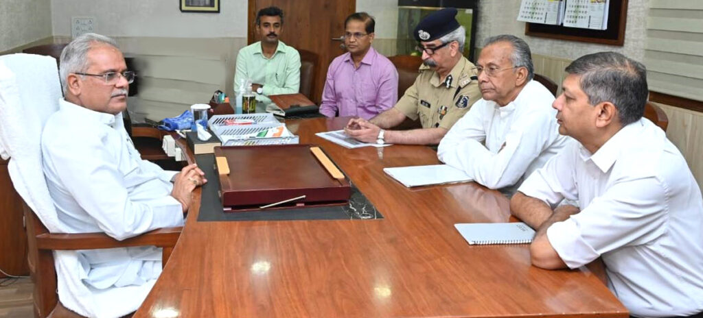 CG BIG NEWS: CM took a high-level meeting regarding Naxalite attack, Chief Minister will go to Dantewada tomorrow to pay homage to the martyred soldiers