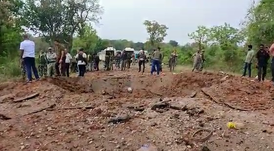 Dantewada Naxal Attack : अरनपुर नक्सली हमले में बड़ी करवाई,   3 नाबालिग सहित 7 नक्सली गिरफ्तार, 10 जवान हुए थे शहीद 