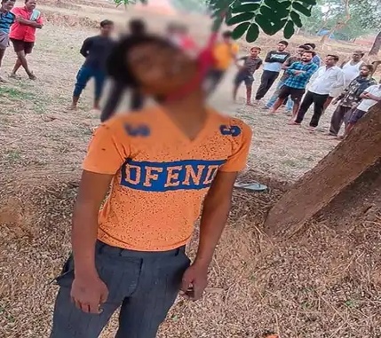 CG SUICIDE NEWS: Failed in the examination, the student hanged himself, the body was found hanging from the tree