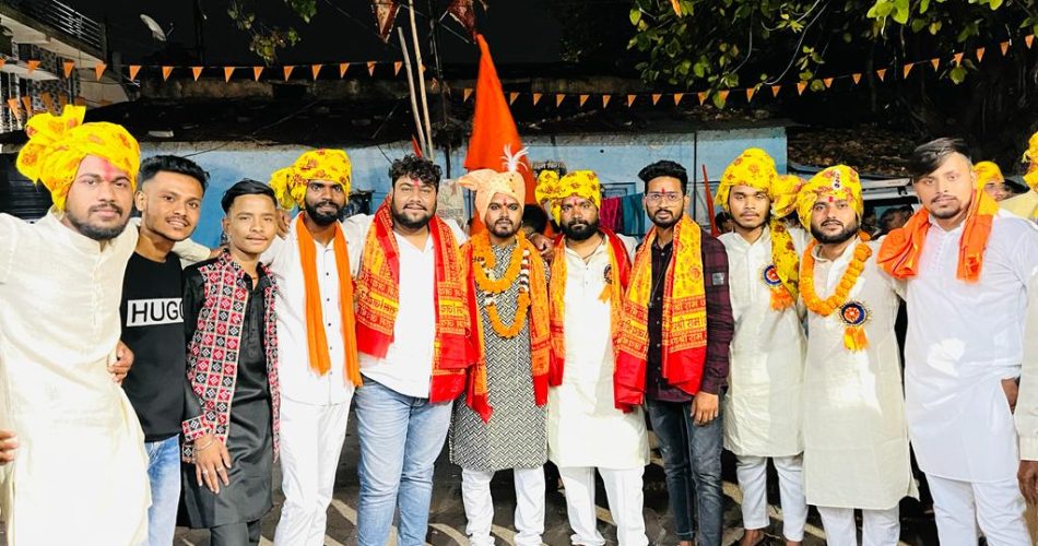 RAIPUR NEWS : जय माता दी परिवार द्वारा धूमधाम से निकाली गई भगवान श्री राम चंद्र की भव्य शोभा यात्रा