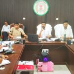 CG NEWS: Collector took meeting of deadline, review of these activities including PM housing, Kovid preparation, show cause notice to Executive Engineer of Public Works Department and Khairagarh SDO