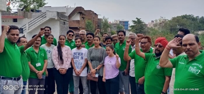 RAIPUR NEWS: Green Army celebrates 6th Foundation Day, submits memorandum to Municipal Commissioner for cleaning Sheetla pond and construction of drain