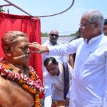 RAIPUR NEWS : मुख्यमंत्री बघेल ने कटोरा तालाब के सतपथी चौक में स्व.पं.लक्ष्मण जयदेव सतपथी की प्रतिमा का किया अनावरण