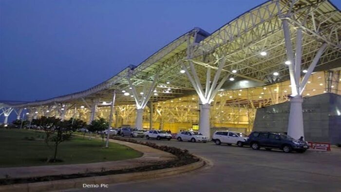 Raipur News: The location of the exit booth will change in the airport, now there will be no traffic jam