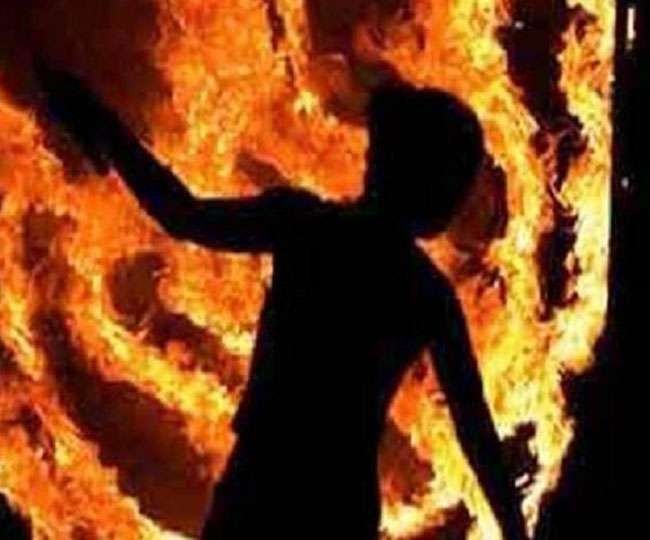 CG SUICIDE NEWS: Drunken husband set himself on fire by pouring kerosene, sensation spread in the area