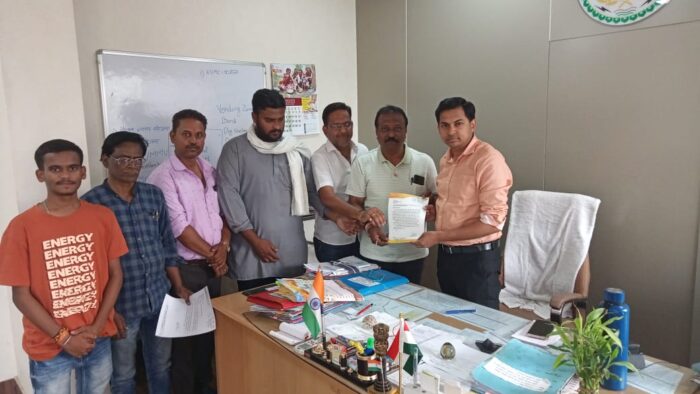 RAIPUR NEWS: Satyamev Jayate Foundation submitted a memorandum to the Mayor and in-charge Commissioner Municipal Corporation on many issues including the parking arrangement of the bus stand, warned of protest demonstration