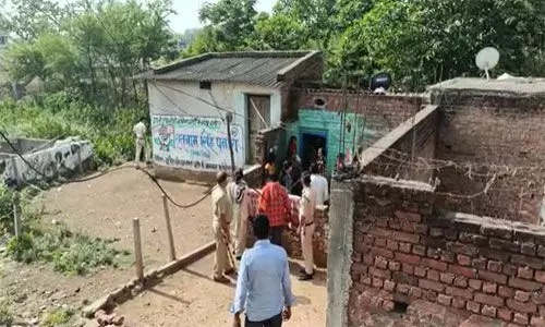RAIPUR CRIME NEWS : रायपुर में पार्षद पर जानलेवा हमला, रूम में बंदकर महिलाओं से बचाई जान, बकरी चोरी से जुड़ा है मामला 