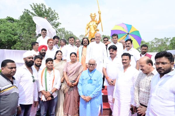 CG NEWS : मुख्यमंत्री भूपेश बघेल ने भूमकाल’ आंदोलन के नायक गुंडाधुर की मूर्ति का किया अनावरण