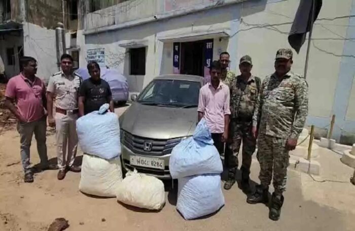 CG CRIME: Two youths arrested for smuggling 118 kg of marijuana, the accused had gone from Odisha to UP, car seized along with mobile