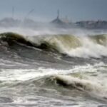 Cyclone Biparjoy : चक्रवात बिपरजॉय के कारण समंदर में उठ रहीं लहरें, प्रशासन अलर्ट